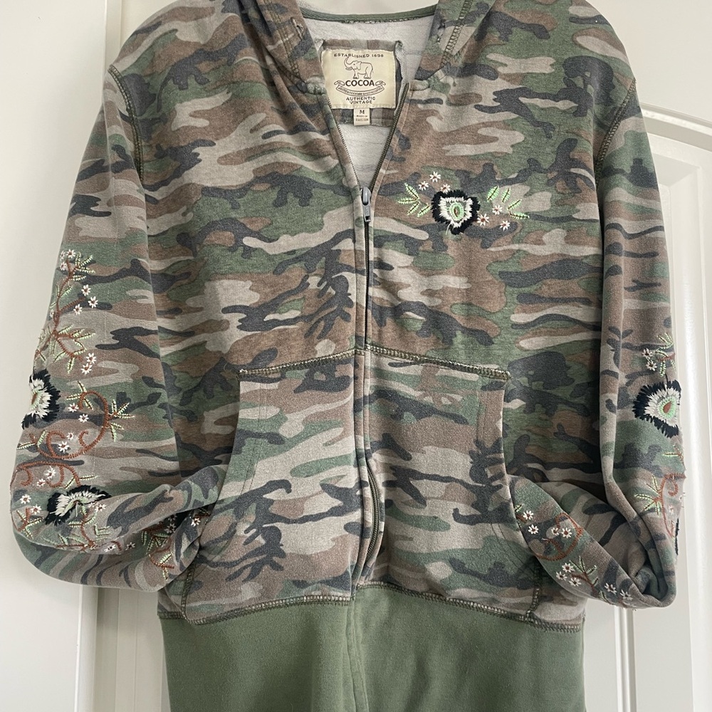 Zocca Women's Camouflage Utility Jacket with Embroidery